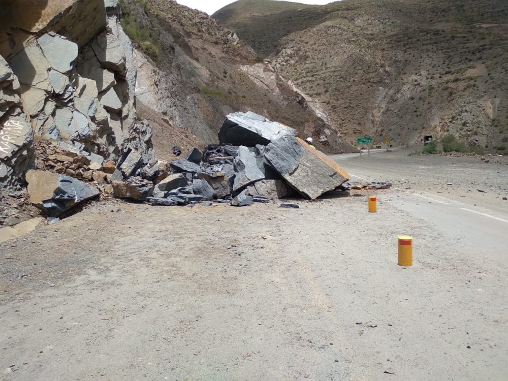 ABC utilizó explosivos para limpieza de roca del tramo Llallagua-Ravelo