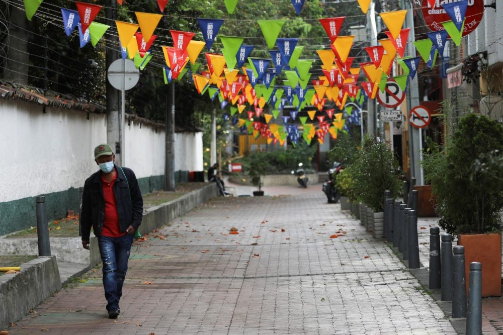 Colombia extiende aislamiento selectivo hasta fines de febrero