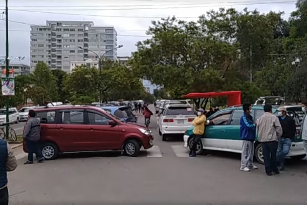 Transportistas no acatarán paro en Cochabamba y Santa Cruz