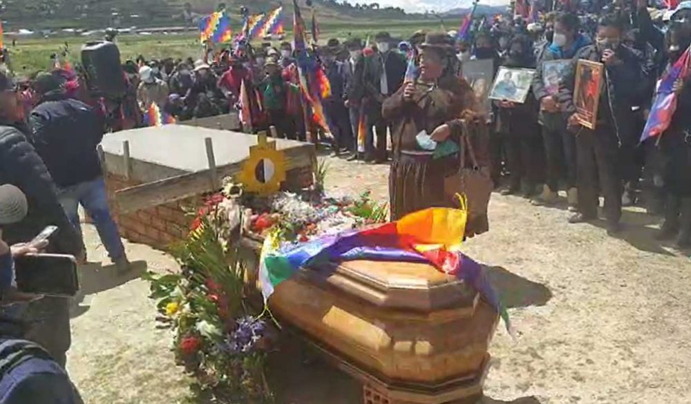 Felipe Quispe “El Mallku”  fue enterrado en su tierra natal
