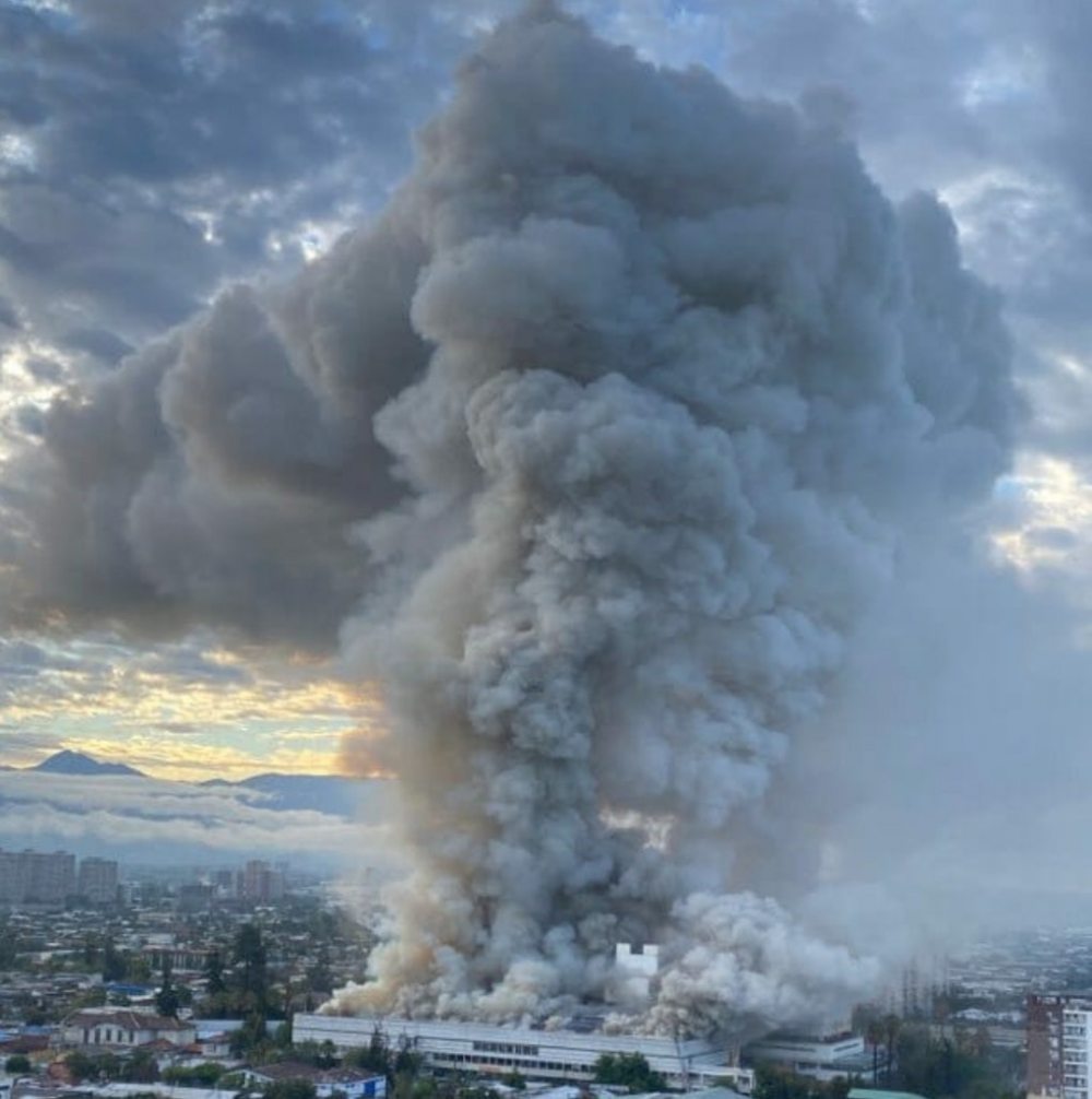 Incendio de magnitud  en hospital de Chile
