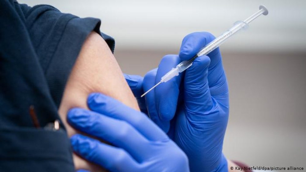 Prevén nueva normalidad según avance vacunación a pobladores