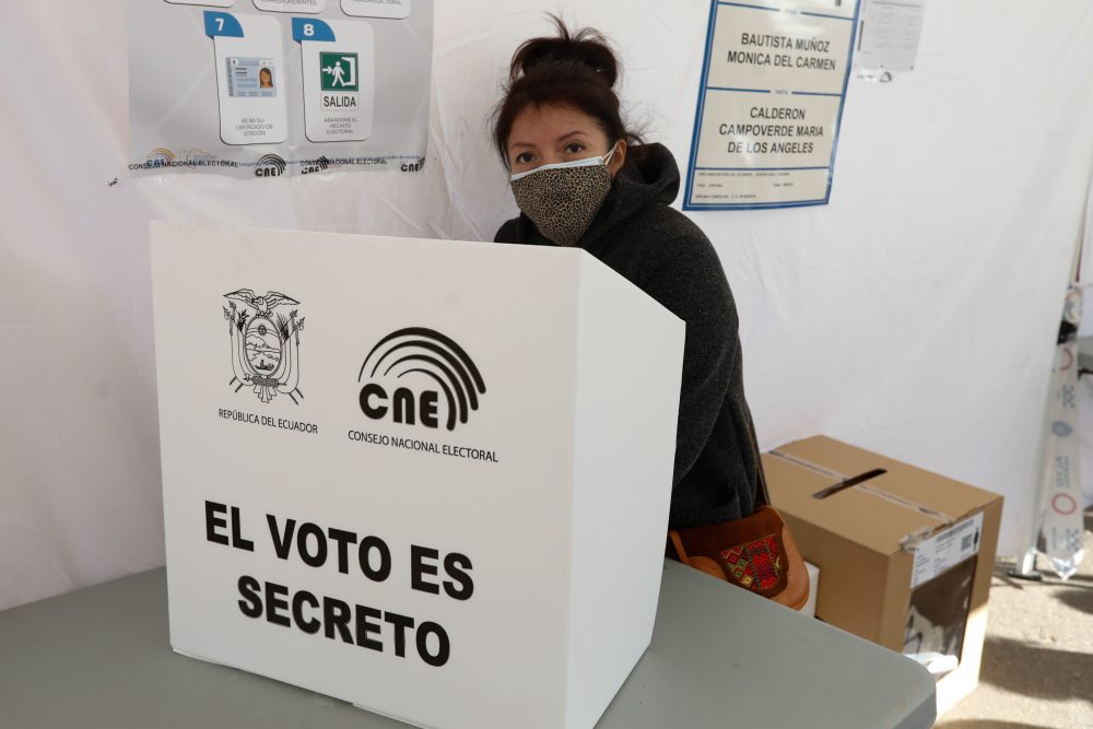 Alta participación en elecciones de Ecuador