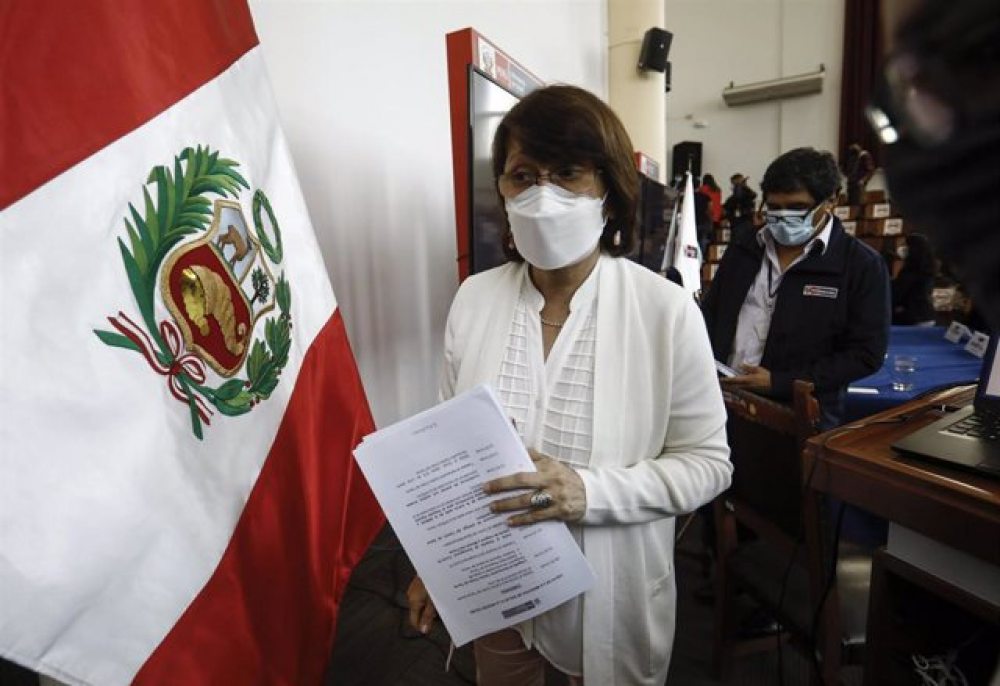 Renuncia Ministra de Salud en Perú