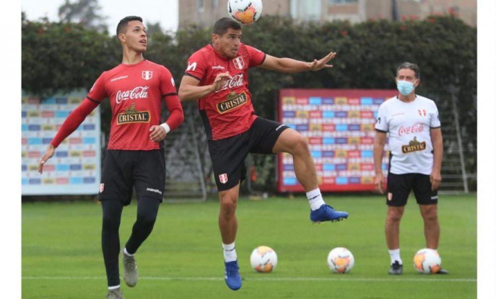 Peruanos se movilizan para que su seleccionado entrene