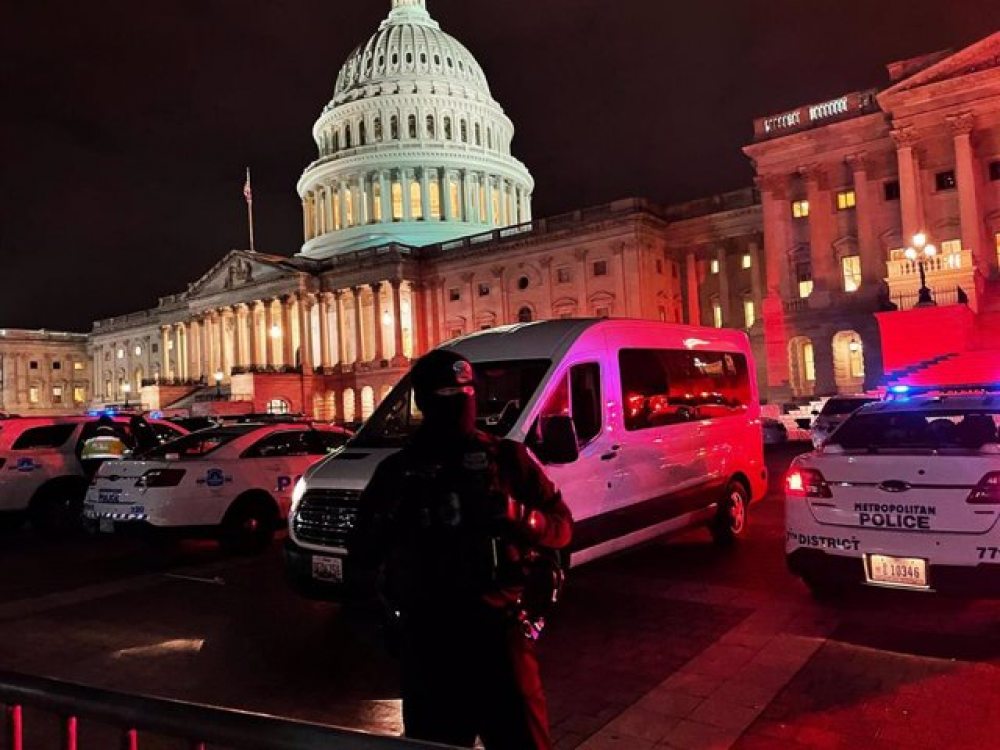 "Posible complot" de milicias  en ataque al Capitolio de EEUU
