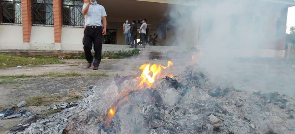 Vecinos queman ánforas por  presunto traslado de electores