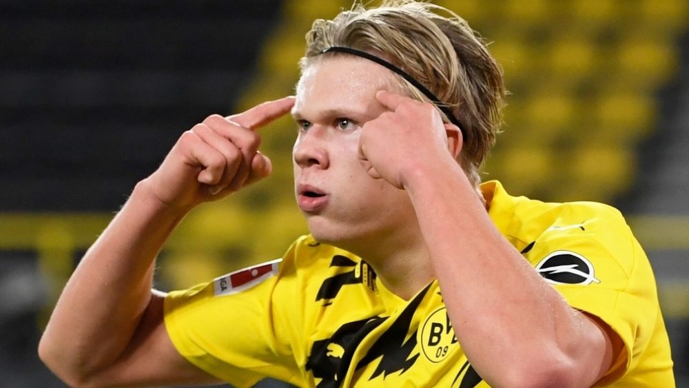 Haaland guía al Dortmund a la próxima fase