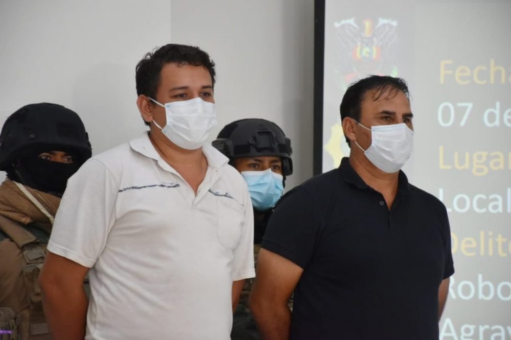 Policía presentó a presuntos autores de asalto y quema de ánforas en Pando
