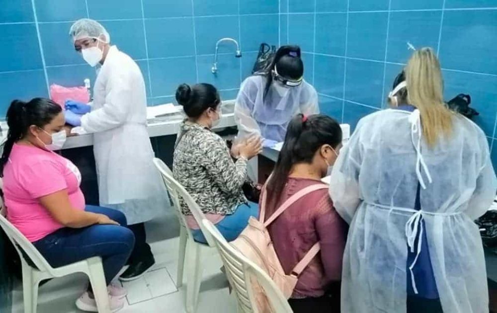“Desastre sanitario” por colapso de hospitales en Guayaramerín