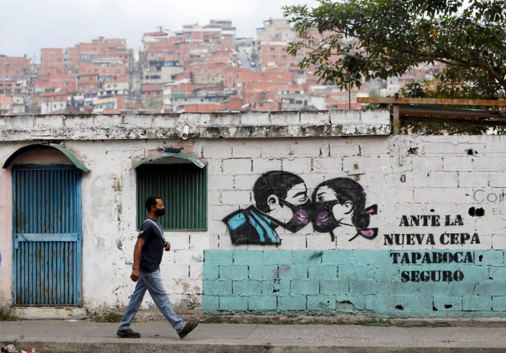 Alcalde venezolano marca  casas de pacientes con Covid-19
