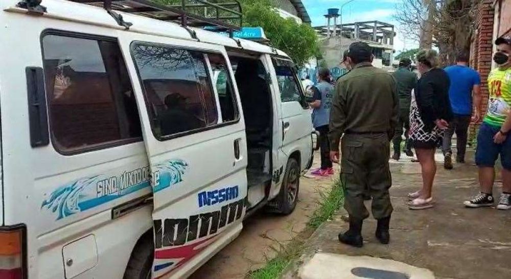 Policía detiene a personas  acusadas de “comprar votos”