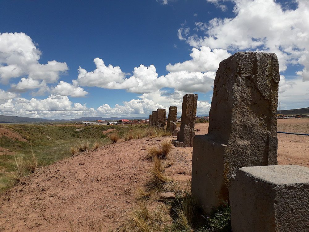 Contratarían a experto peruano para  restaurar monolitos de Tiwanaku