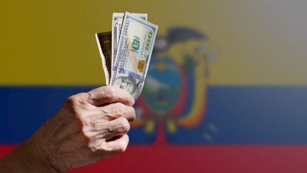 Lasso asumirá mando en medio de frágil economía de Ecuador
