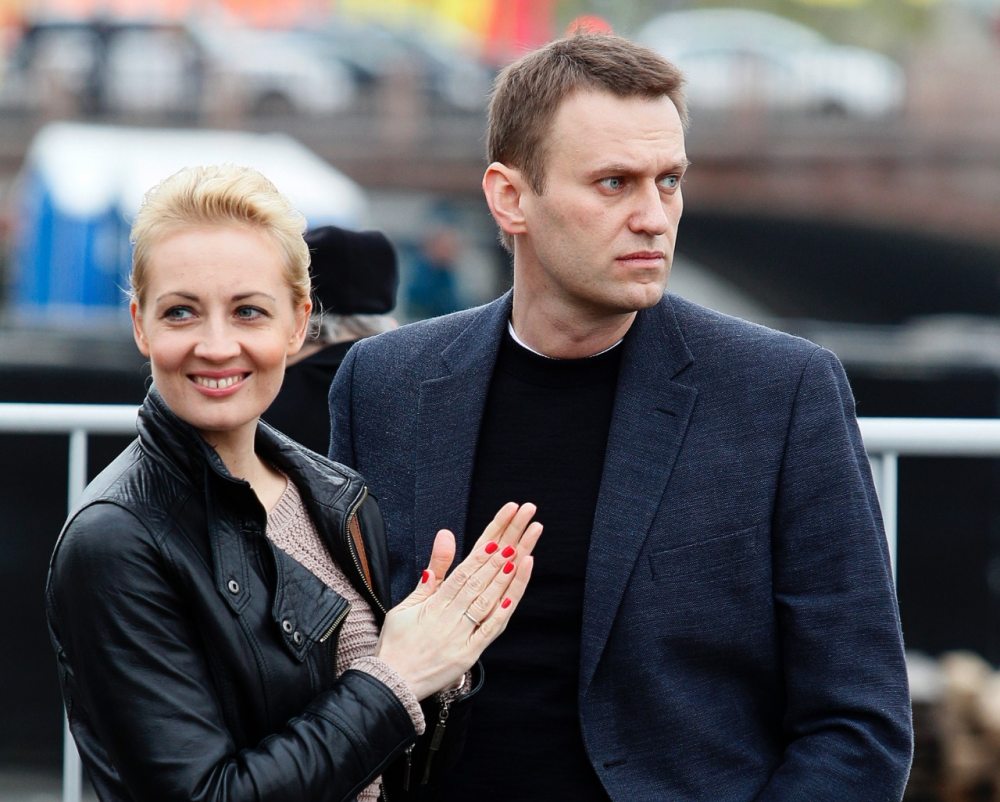 Navalni debe ser tratado  por médicos de confianza