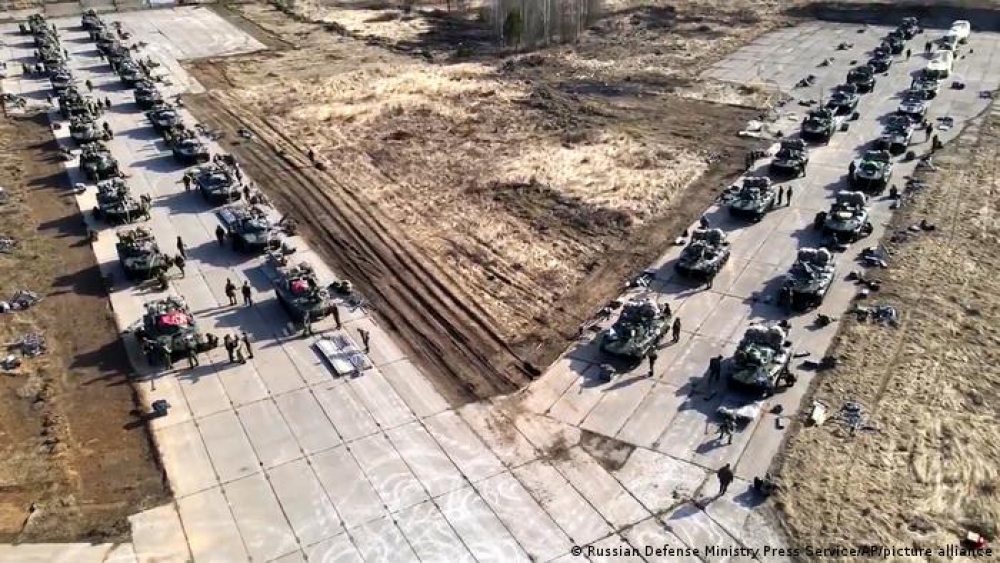 Rusia comienza a  retirar sus tropas