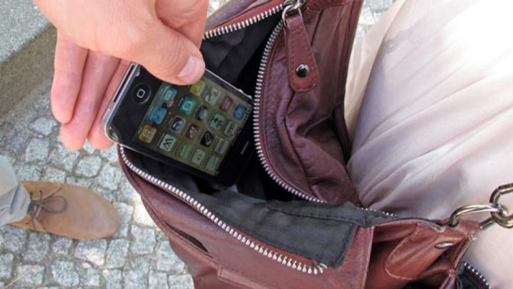 Antisociales se valen de menores  de edad para robo de celulares