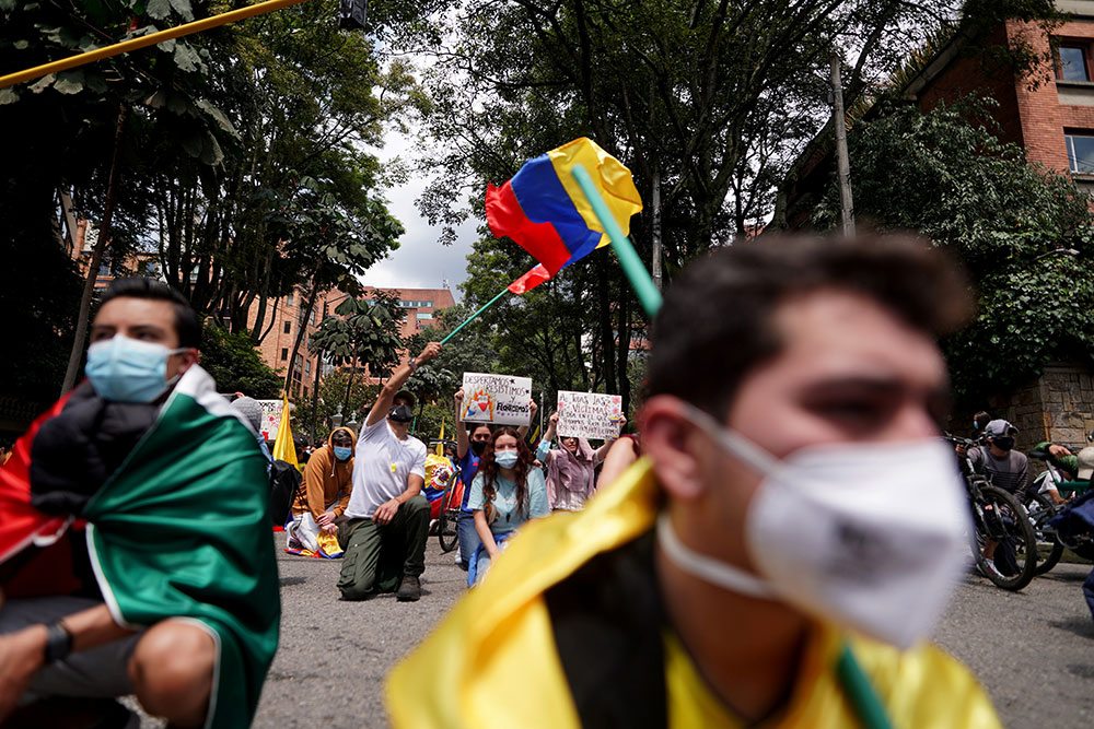 Diálogo para calmar protestas en Colombia
