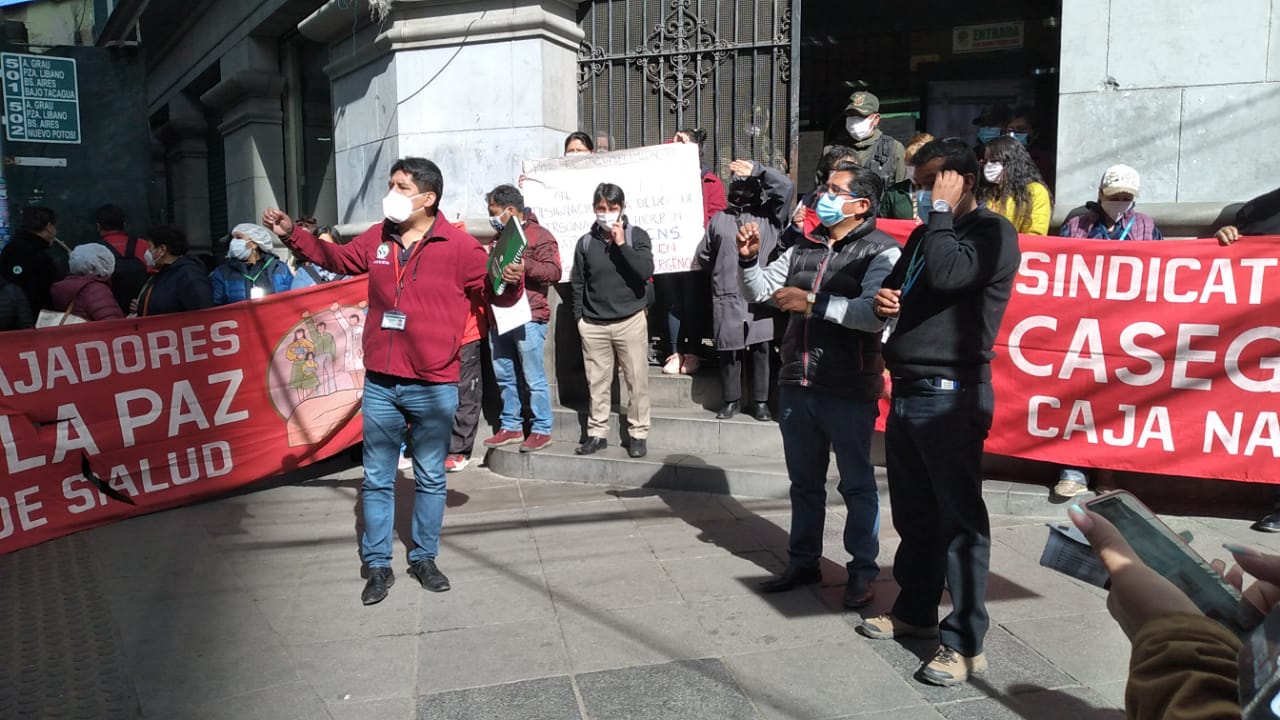 Trabajadores de CNS exigen destitución de Gerente General
