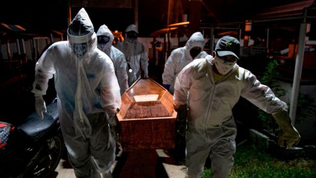 Brasil supera medio millón  de muertes por coronavirus