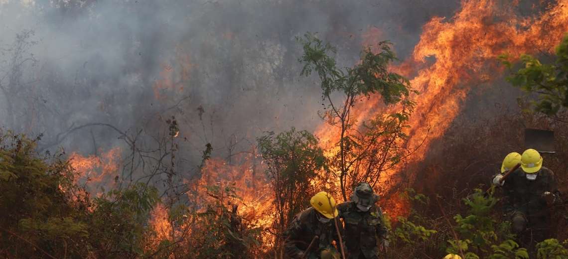 Incendios forestales persisten  en ocho municipios cruceños