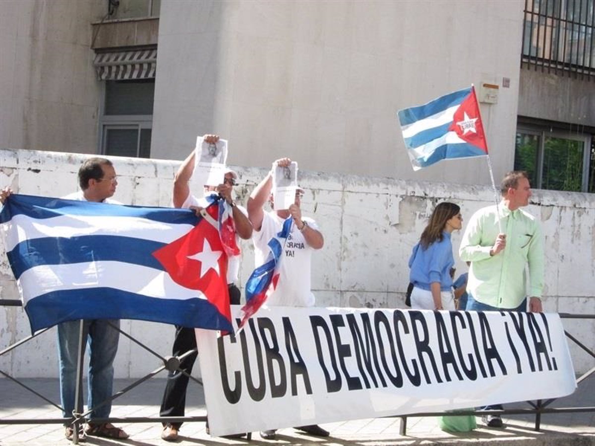 Convocan a paro nacional en Cuba