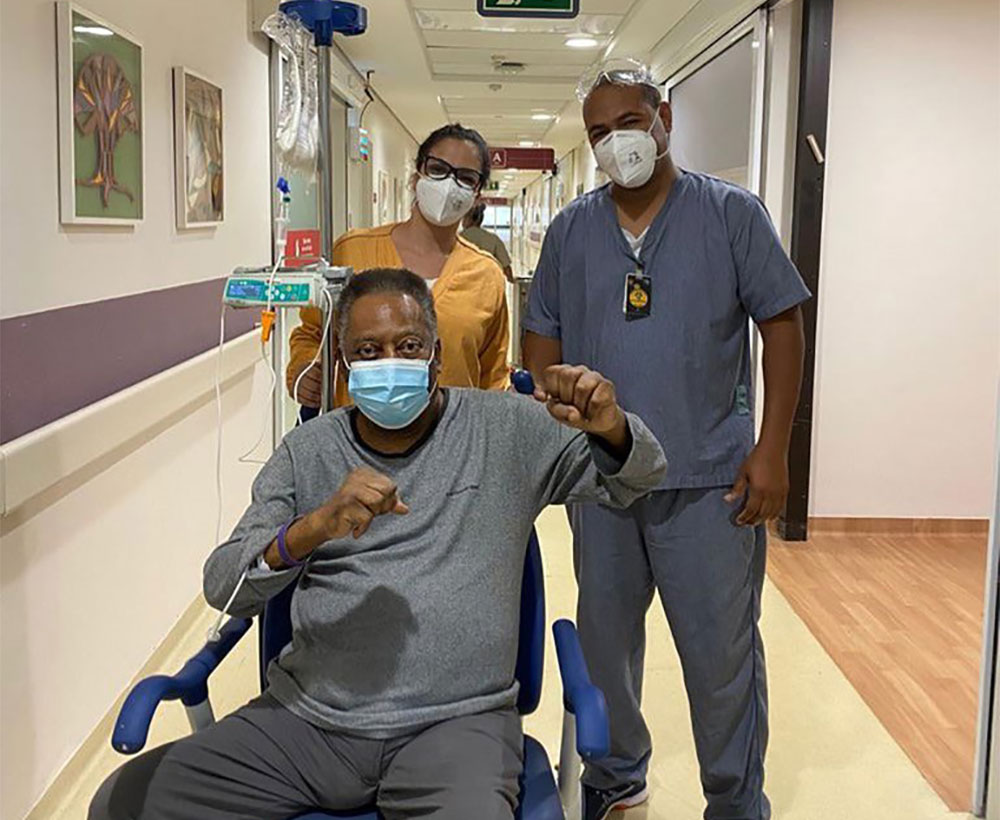 Salud de Pelé mejora y se espera salida  del hospital