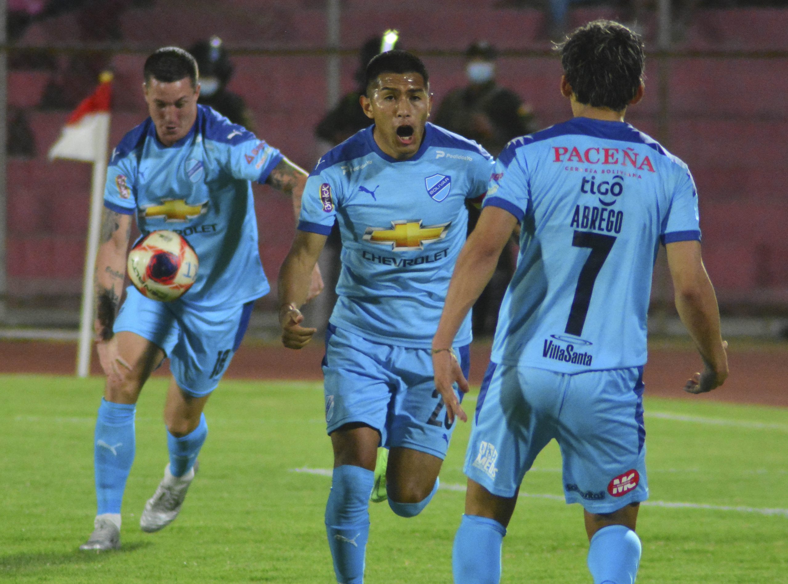 Bolívar retoma su  camino con goles y fútbol