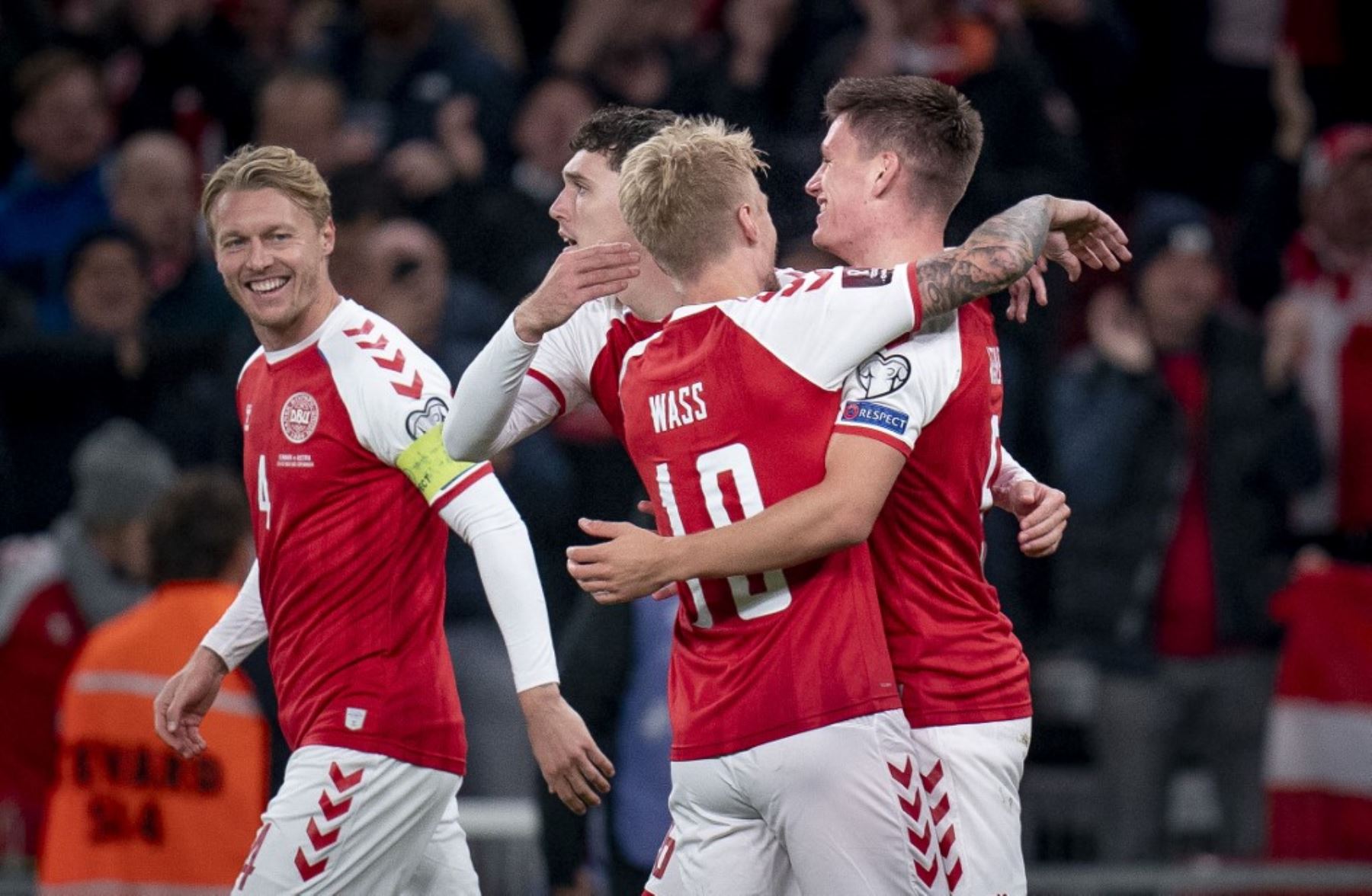 Dinamarca sella también su pase al Mundial