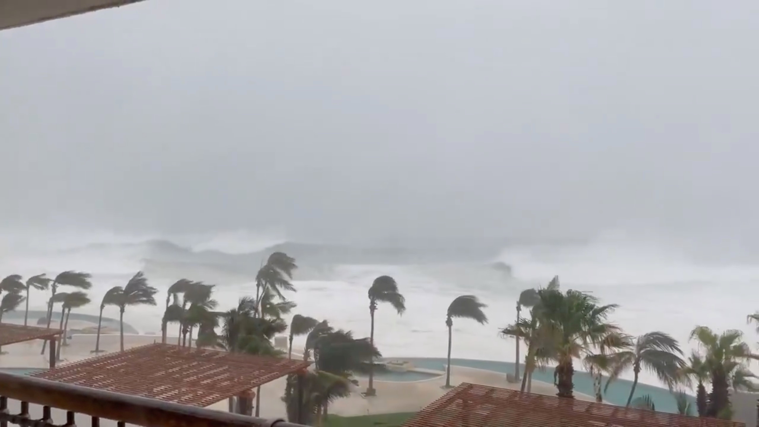 Huracán Pamela se fortalece  cerca de costa mexicana