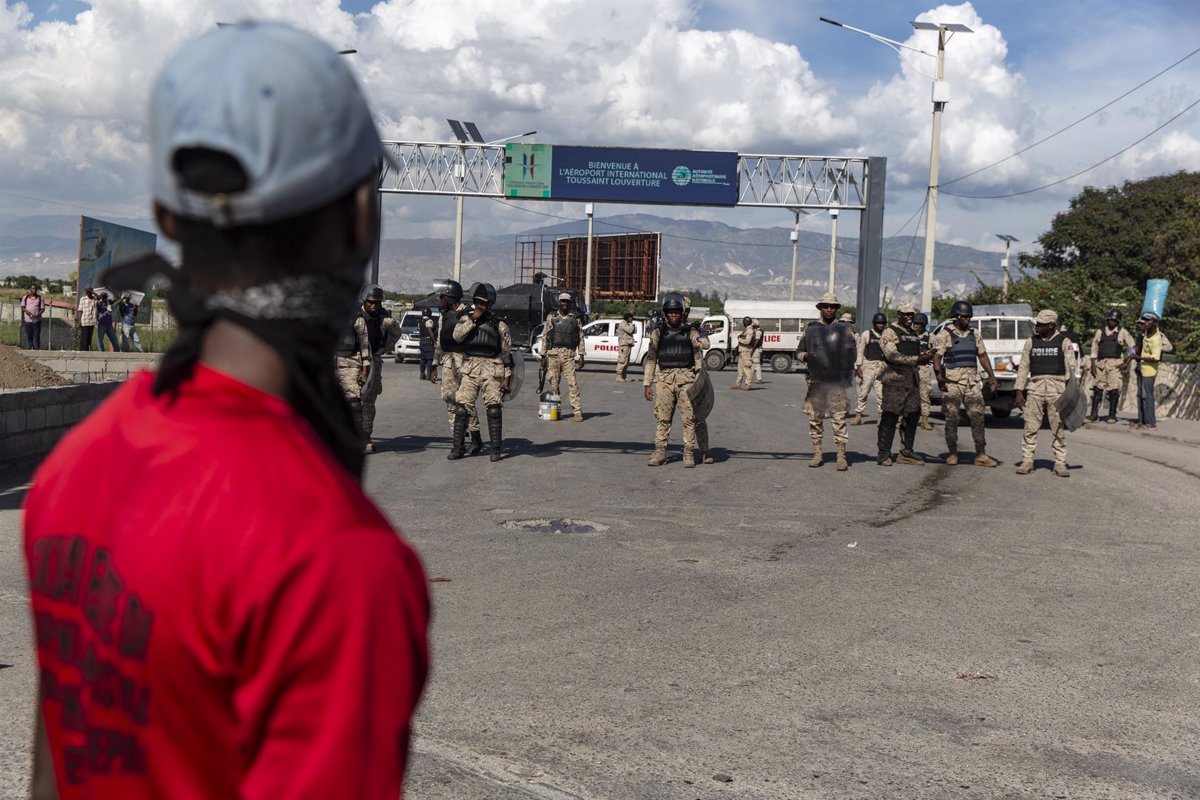 Transporte público declara  huelga indefinida en Haití