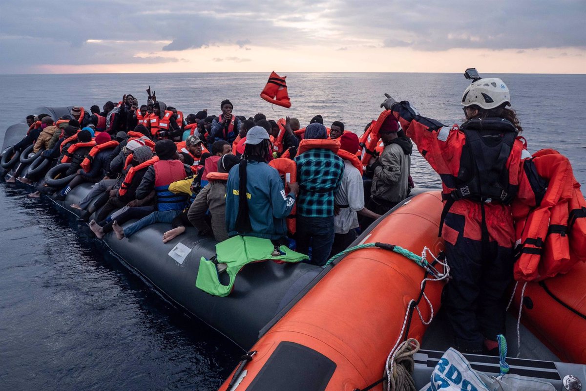 Rescatan a 66 personas  en Mediterráneo central