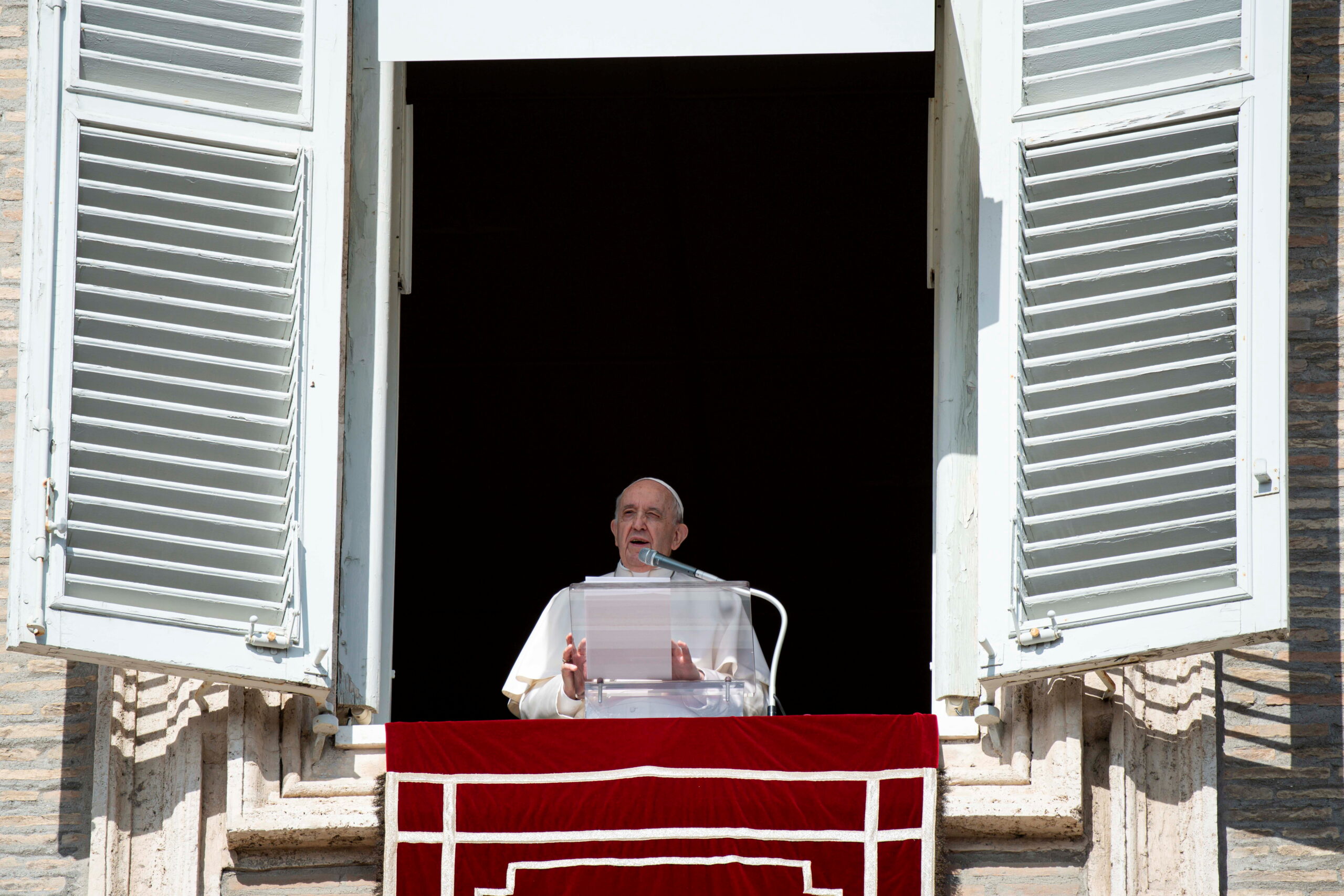 Papa pide que no devuelvan  a migrantes a países inseguros