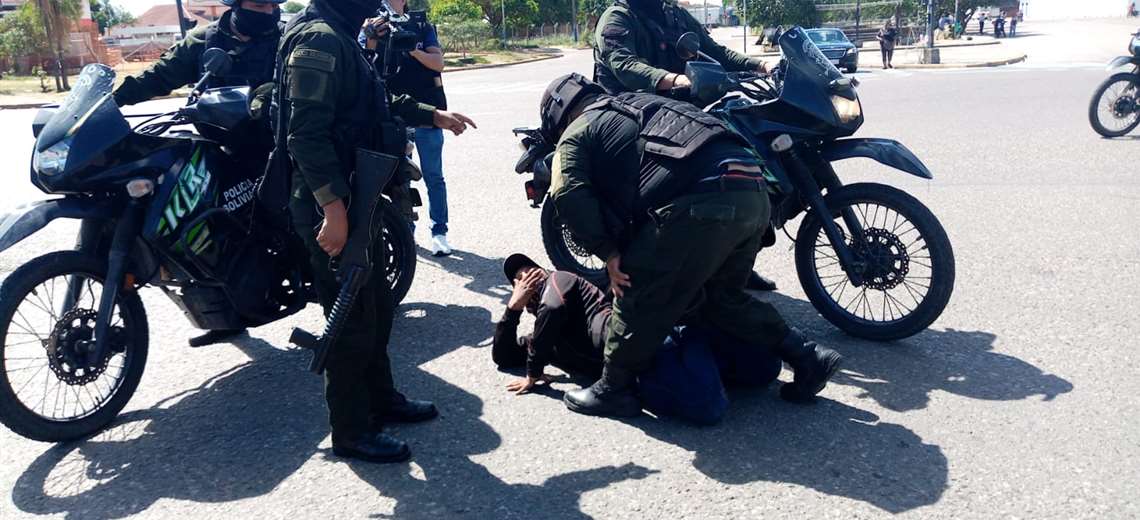 Reportan 95 arrestados y cívicos  dicen que Policía salió a provocarlos