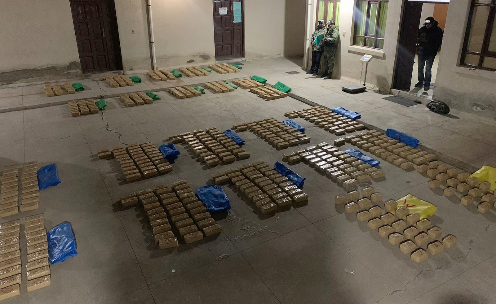 Hallan más de 649 kilos de  cocaína en localidad orureña