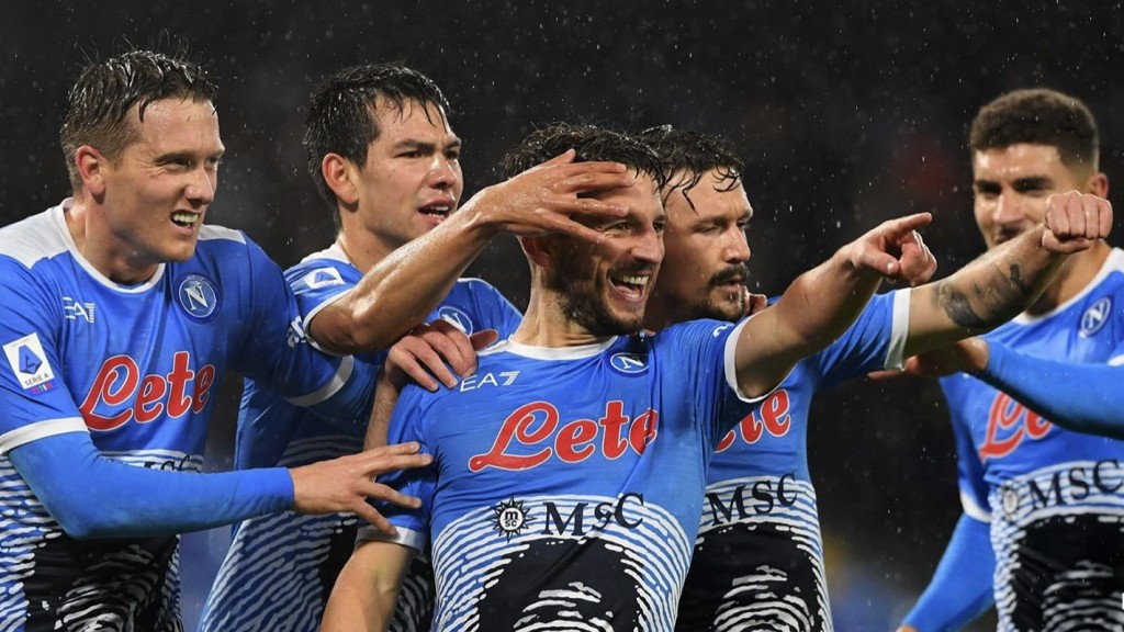 Nápoles lidera en solitaro la Liga A de Italia