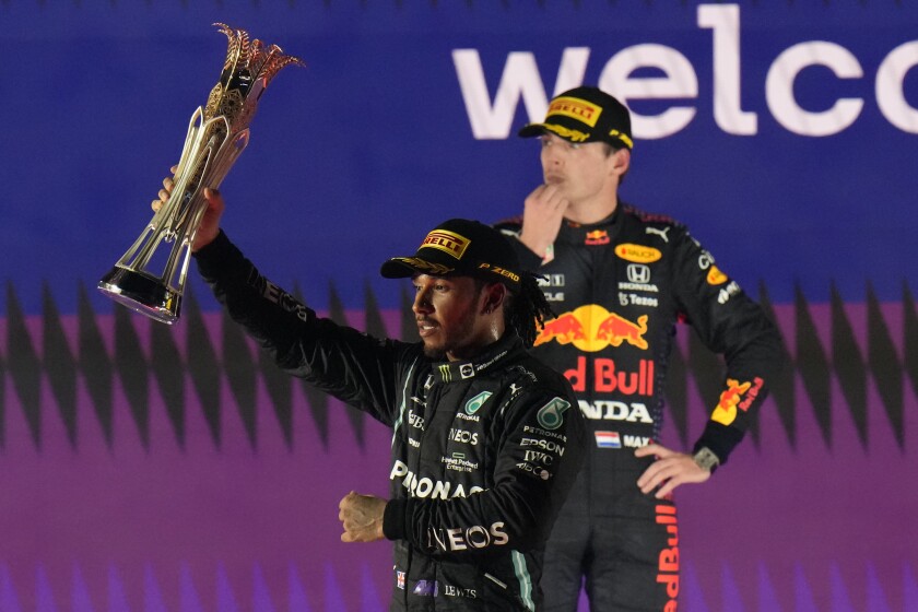 Hamilton ganó en Arabia Saudí y da pelea a Verstappen
