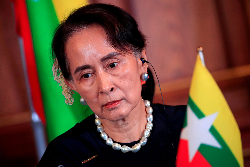 Junta militar reduce a dos años  condena a activista birmana