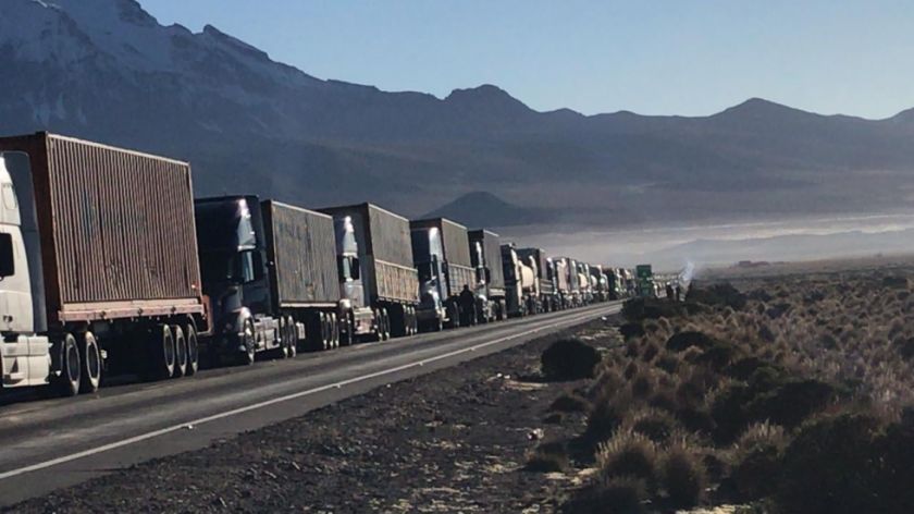 Legisladores rechazan abusos a  transportistas en frontera con Chile