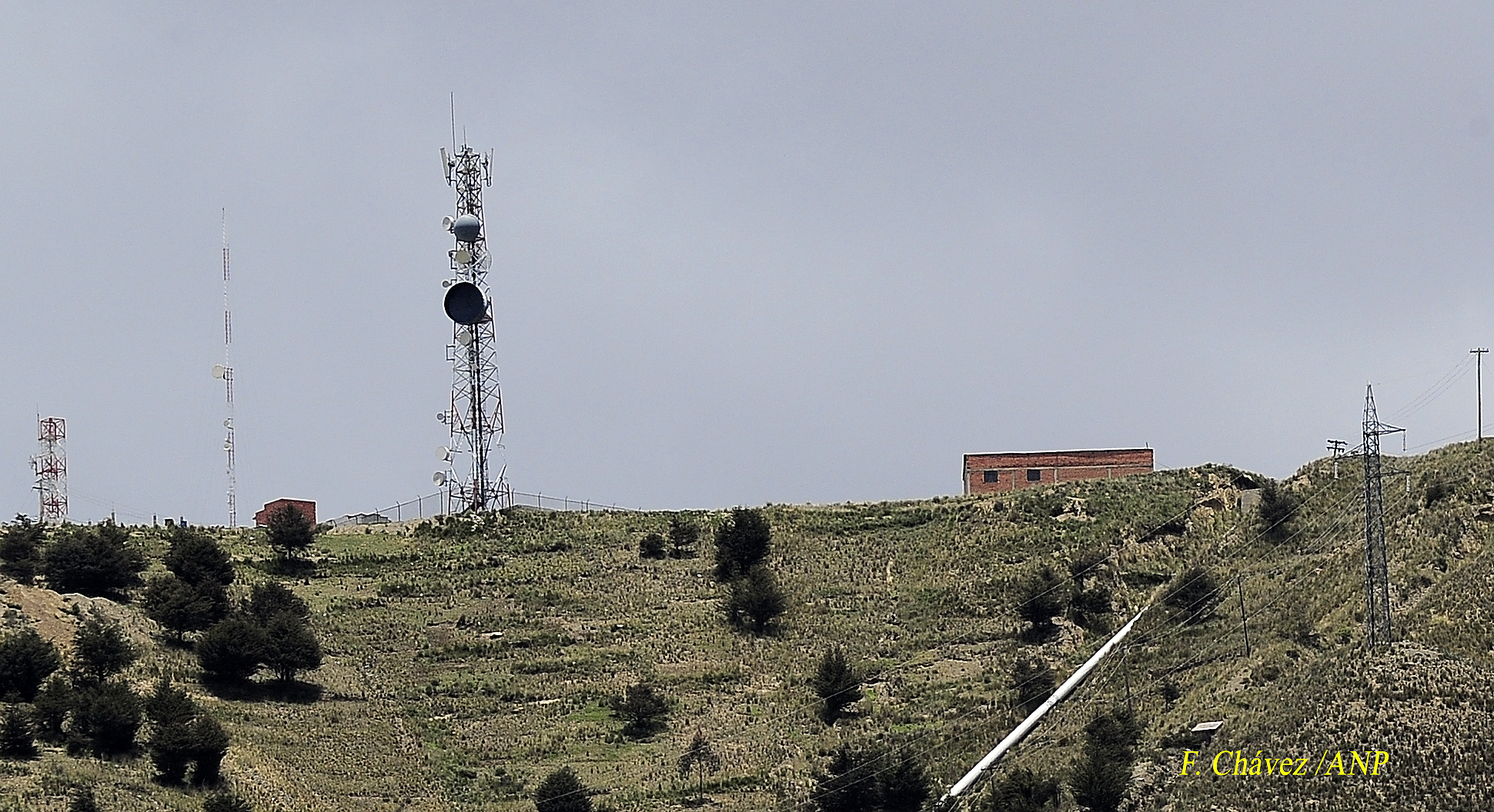 Radioemisora denuncia intentos de hacer volar torres de transmisión