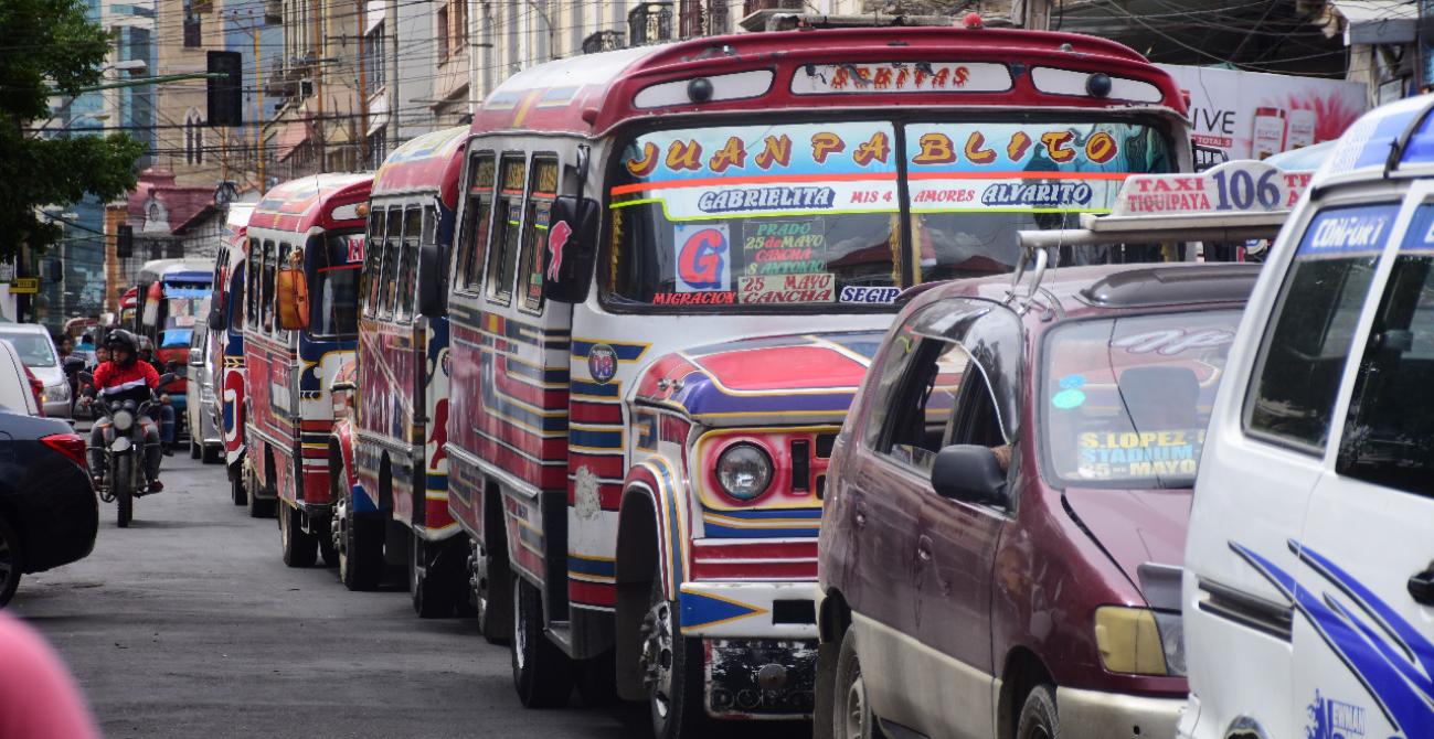Alcaldía de Cochabamba socializa nuevas  determinaciones con transportistas