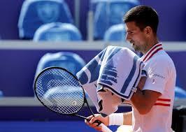 Djokovic arriba a Bergrado luego de ser expulsado en Australia