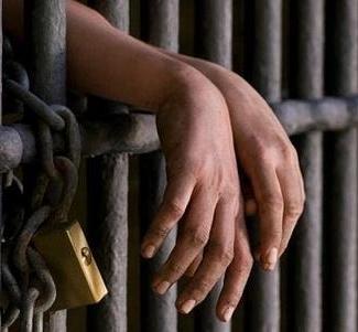 25 años de cárcel para sujeto que  abusó de una adolescente en Uyuni