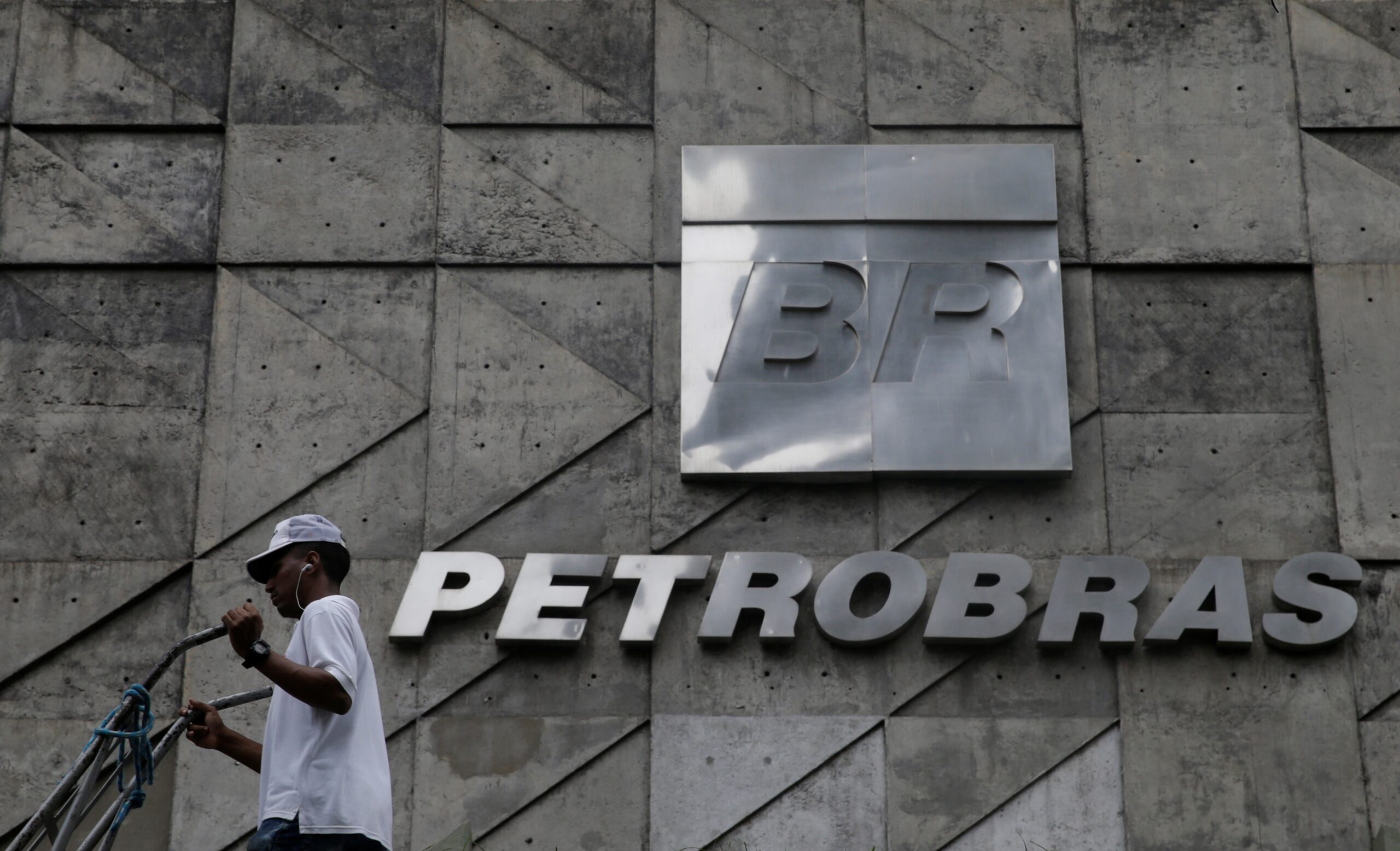 Petrobras dispara beneficio  a 8.372 millones de euros