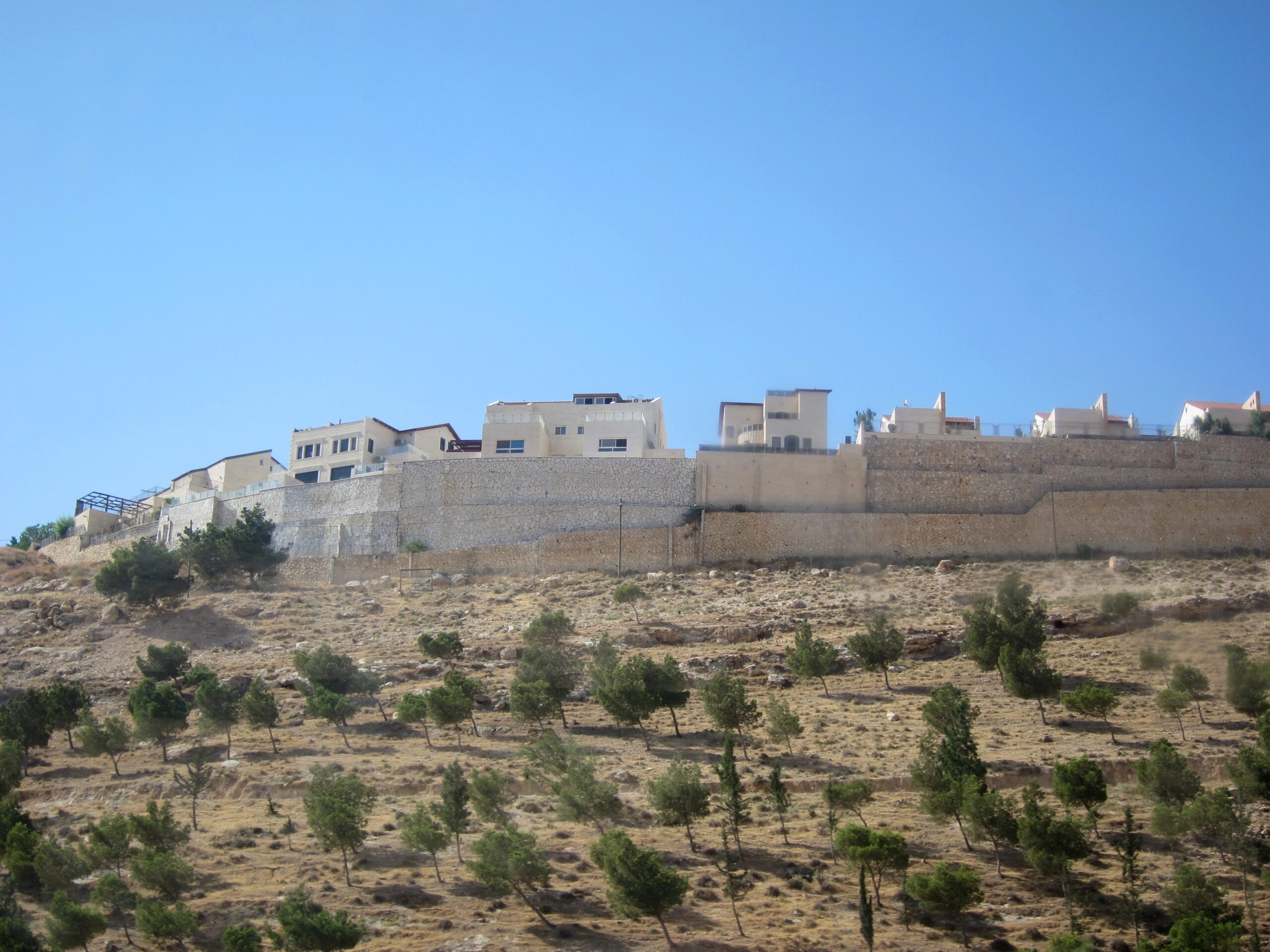 Israel autoriza construcción de casi  4.500 nuevas viviendas en Cisjordania