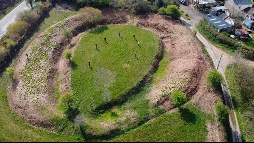 Descubren misterioso círculo de piedra de 4.800 años de antigüedad