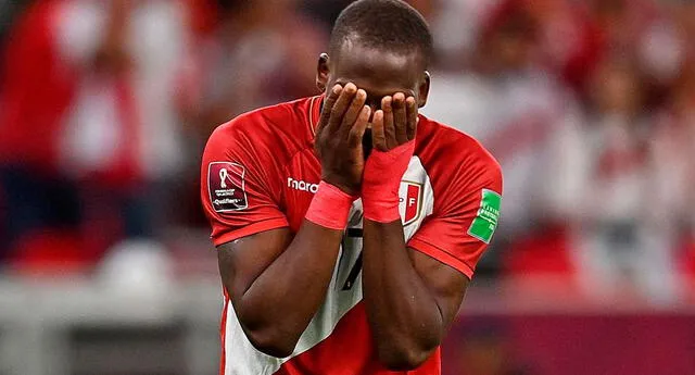 Advíncula deja la selección de Perú tras pedir perdón