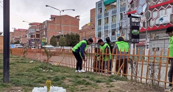 Bebedores en vía pública realizan  trabajos comunitarios en El Alto