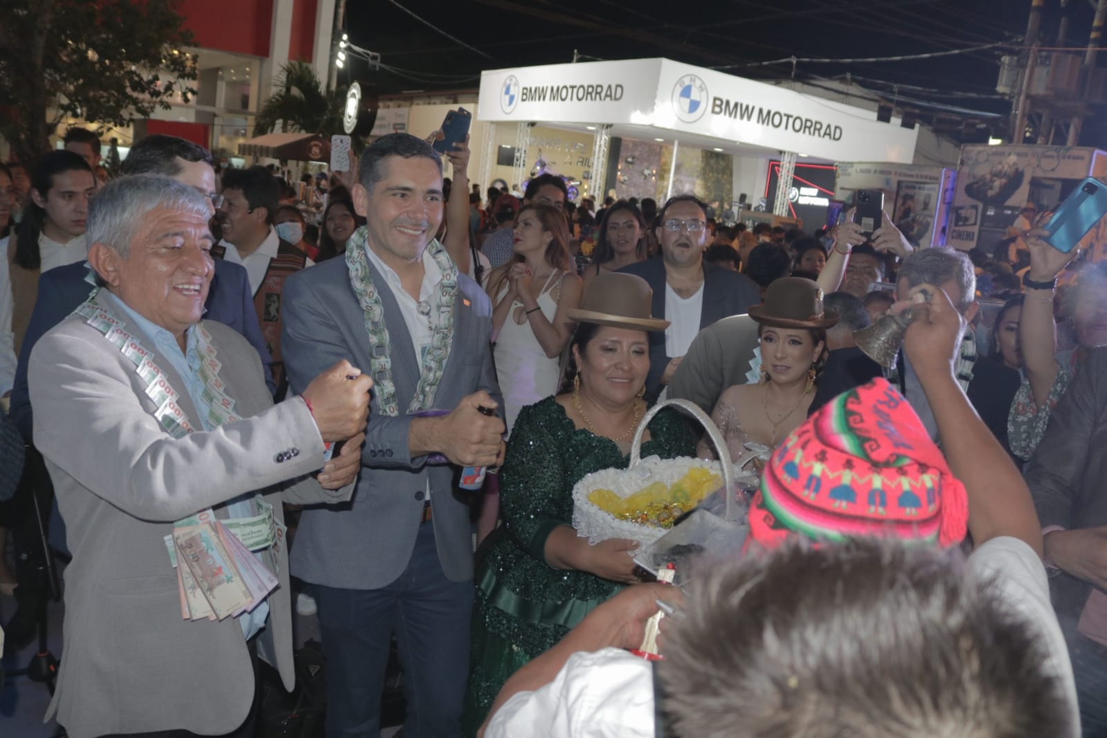 Presidente de la Fexpocruz destaca  presencia del pabellón “La Paz en paz”
