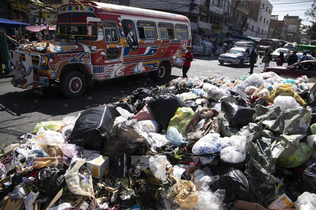 EMSA comienza a limpiar  la ciudad de Cochabamba
